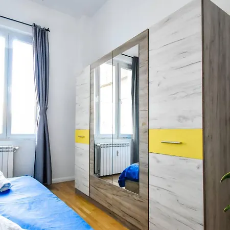 Heart Of 2 Cozy Beds, Kitchen & Art Apartment