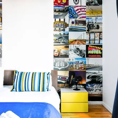 Heart Of 2 Cozy Beds, Kitchen & Art Apartment *