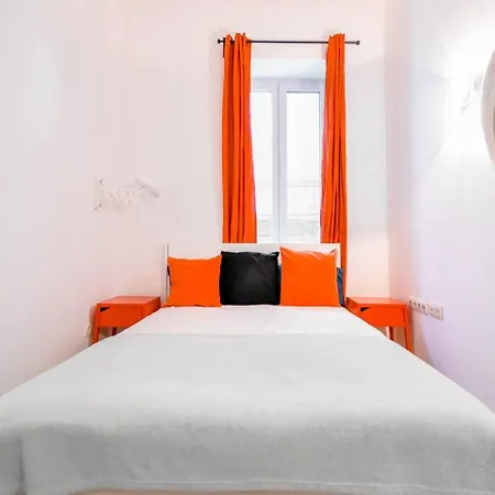 Apartment Heart Of 2 Cozy Beds, Kitchen & Art Sofia