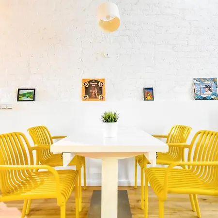 Heart Of 2 Cozy Beds, Kitchen & Art * Sofia