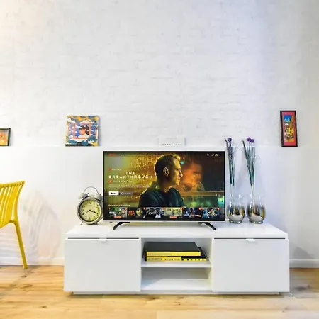 Center Stylish 2br Near Serdika Metro Apartman Szófia