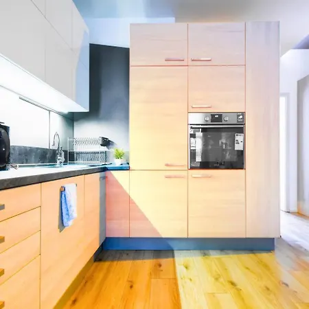 Apartment Heart Of 2 Cozy Beds, Kitchen & Art Sofia
