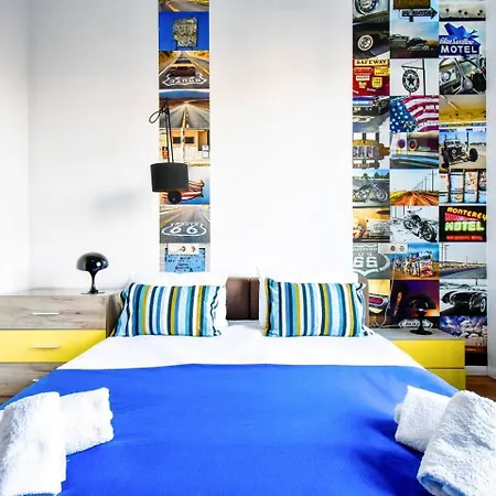 Heart Of 2 Cozy Beds, Kitchen & Art Sofia