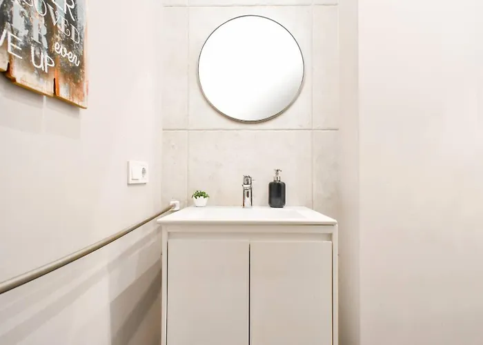 Center Stylish 2br Near Serdika Metro *