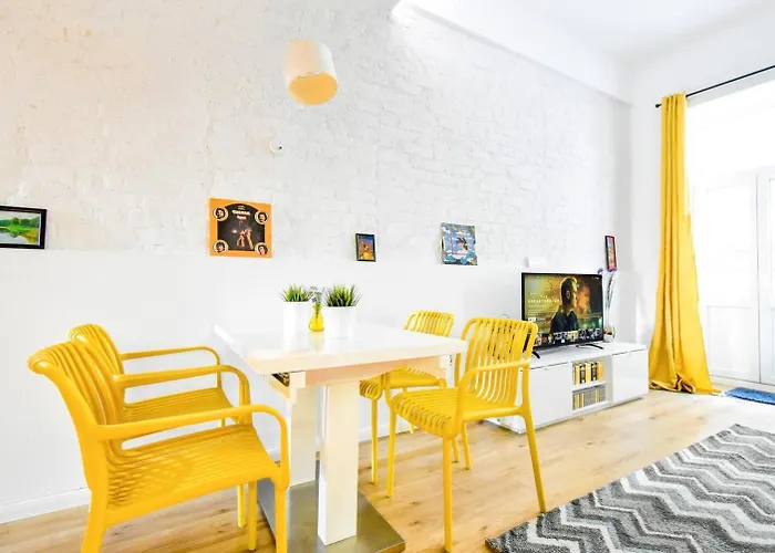 Center Stylish 2br Near Serdika Metro * Sofia